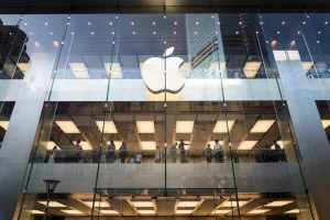 Prosklené průčelí obchodu Apple