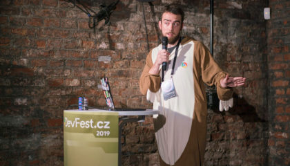 kolega Dominik Šimoník přednášel na DevFestu 2019