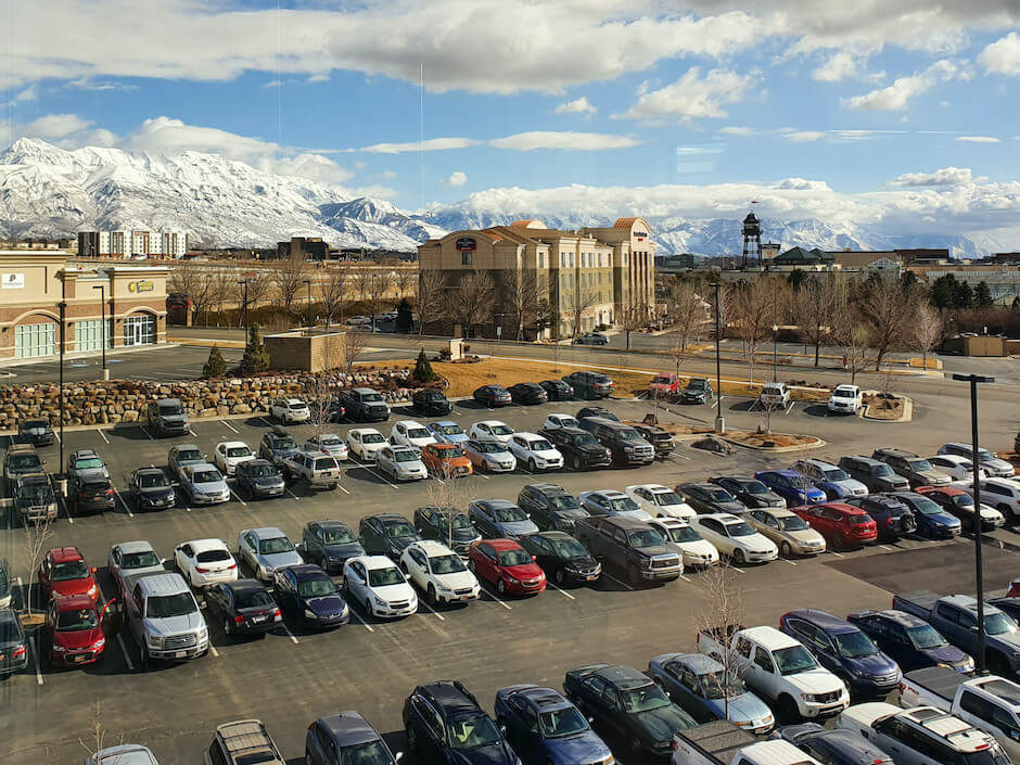 výhled z kanceláře společnosti Divvy na hory v Utahu