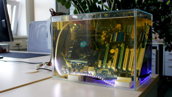 Linux akvárium PC od profiq týmu.